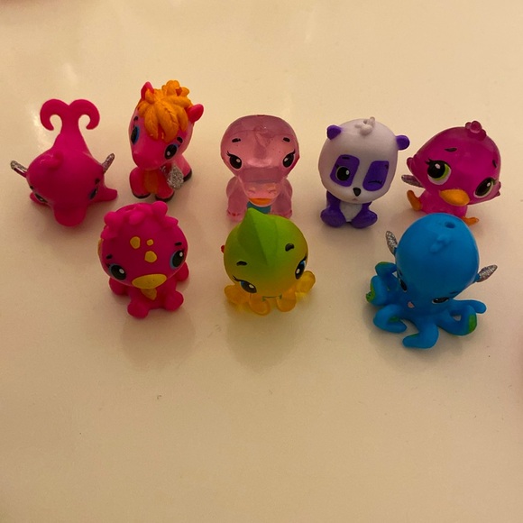 (8) Hatchimals Mini Collectibles + Pink Hatchimal nest+ Roblox Policeman Toy - Picture 2 of 16